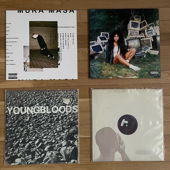 Crosley X UO OJ Checkered Bluetooth Record Player with Vinyls - Picture 5 of 5